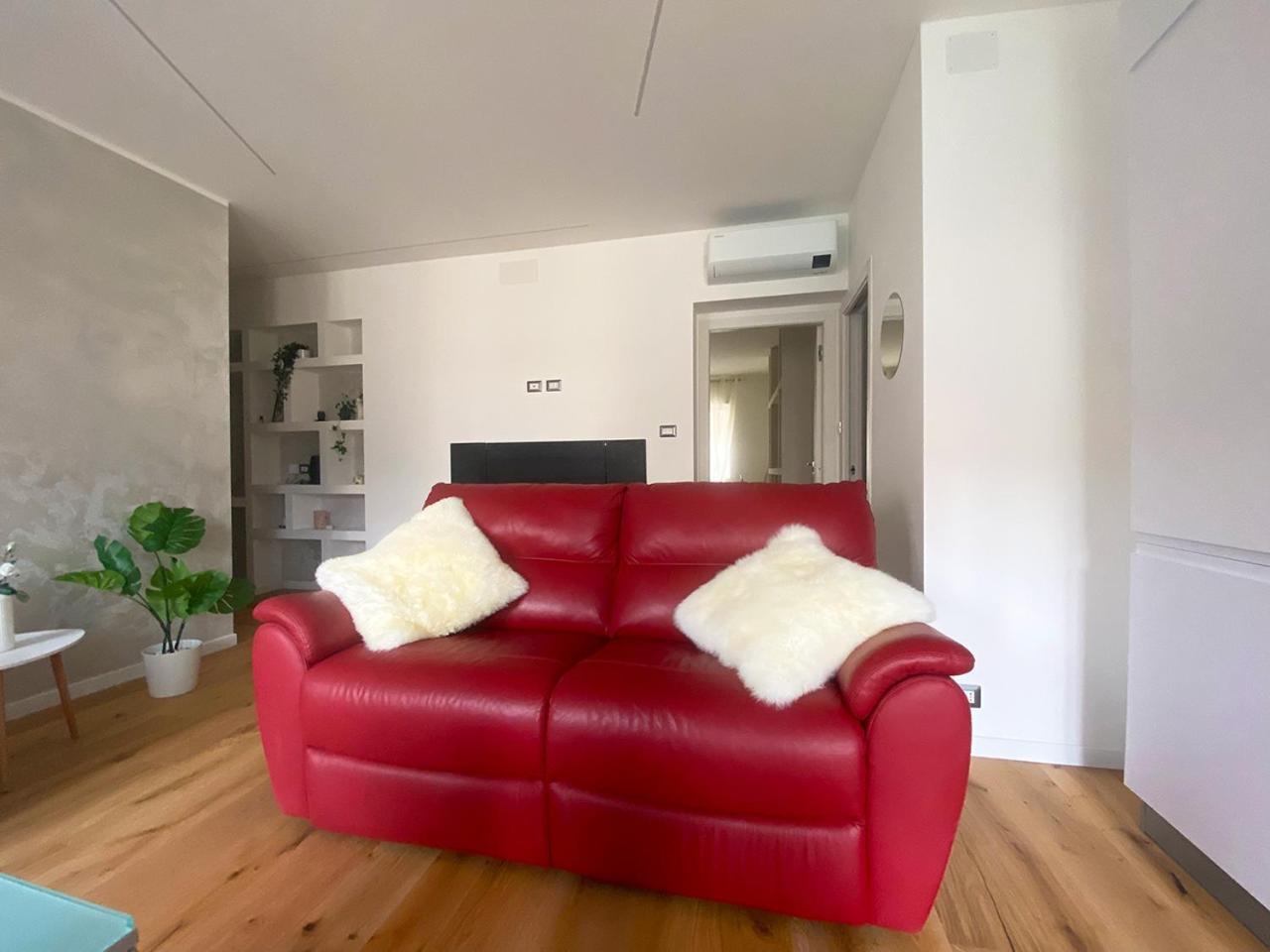 Blucavana, Casa Vacanze In Centro A Триест Екстериор снимка